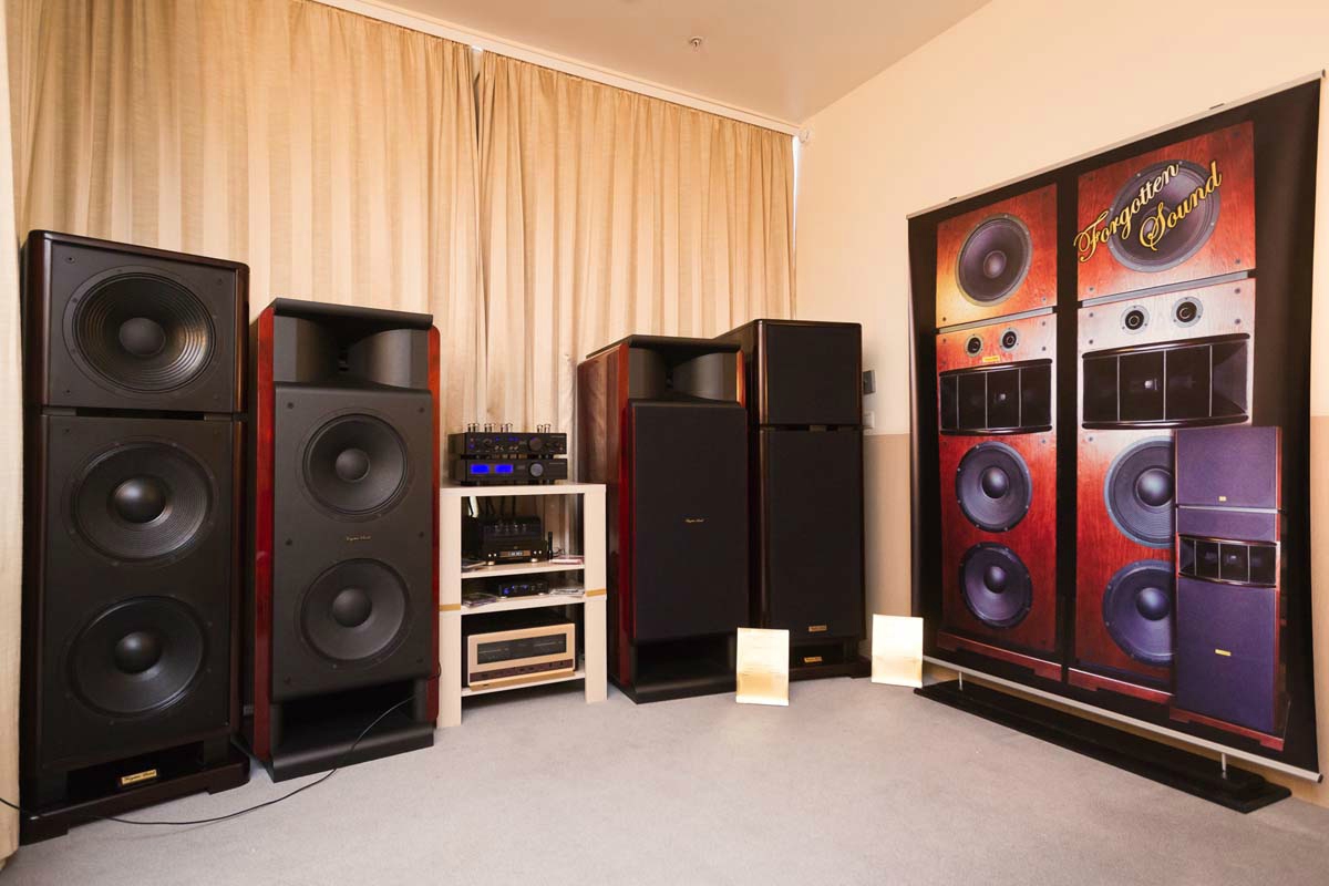 Hi fi high end show санкт петербург. Hi Fi Hi end show 2022 Москва. Выставка Hi-Fi High end show. Hi-Fi & High end show Урал 2024.. Выставка аудио.